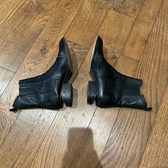 Alexander Wang Anouck Chelsea Boots | Rose Gold | 38 - Picture 11 of 11